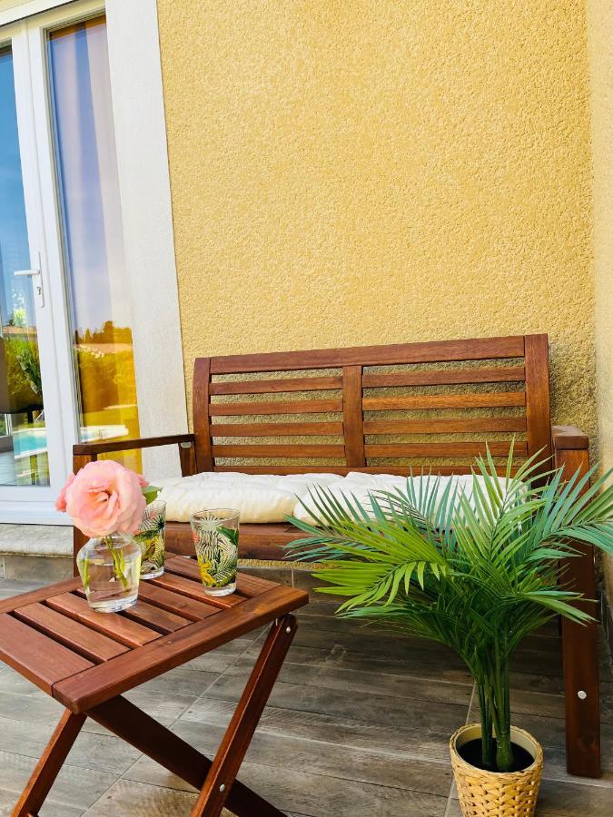 Отель Un Coin Tropical En Provence ! Л'Иль-сюр-ла-Сорг Экстерьер фото